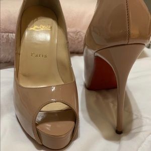 Louboutins nude